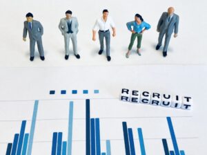 中途採用の最適時期と勝ち筋